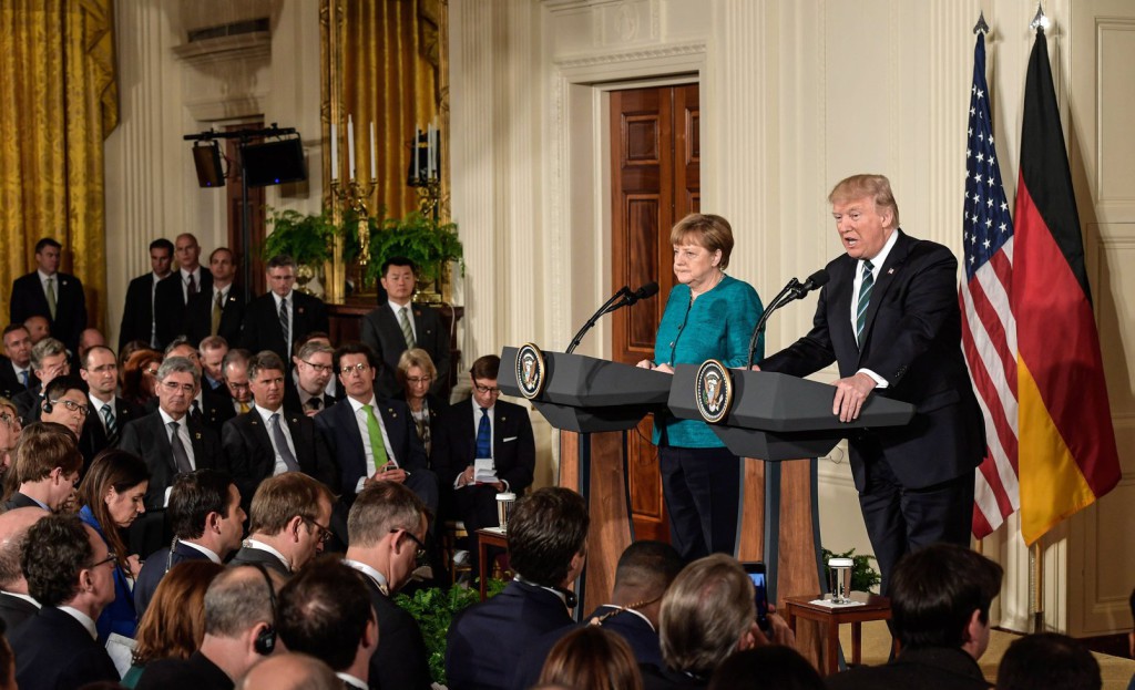 Képtalálat a következőre: „trump sajtótájékoztató újságírók”
