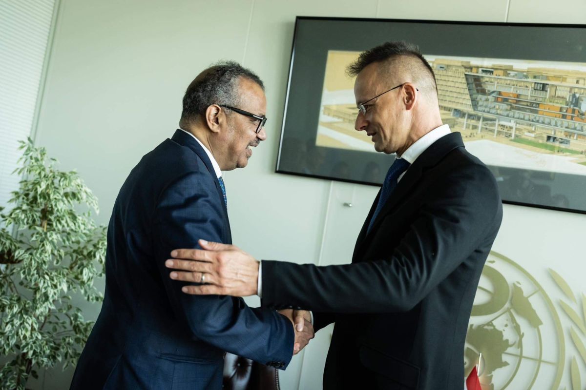 Kuruc.info – Budapestre hívta barátját, a WHO-főigazgatót Szijjártó